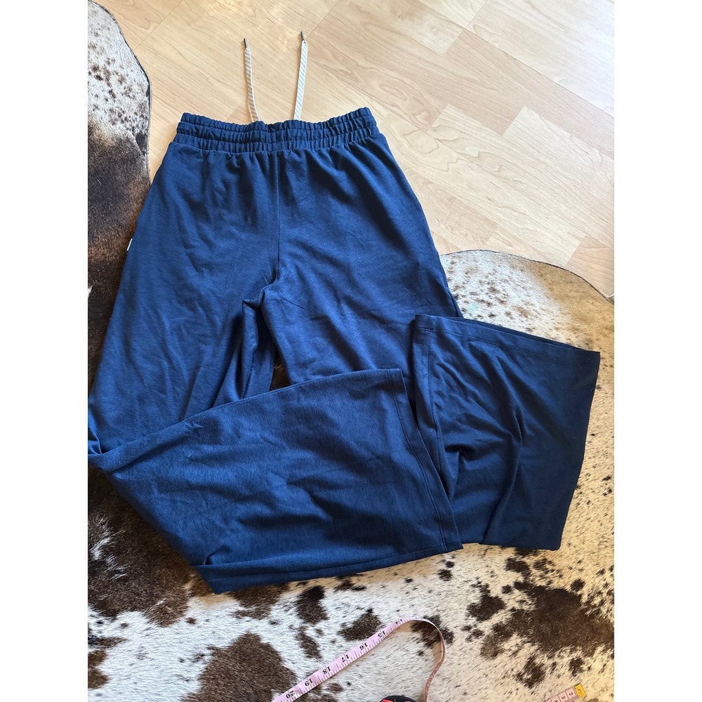 Vuori Halo Essential Wideleg Pant - Picture 7 of 10